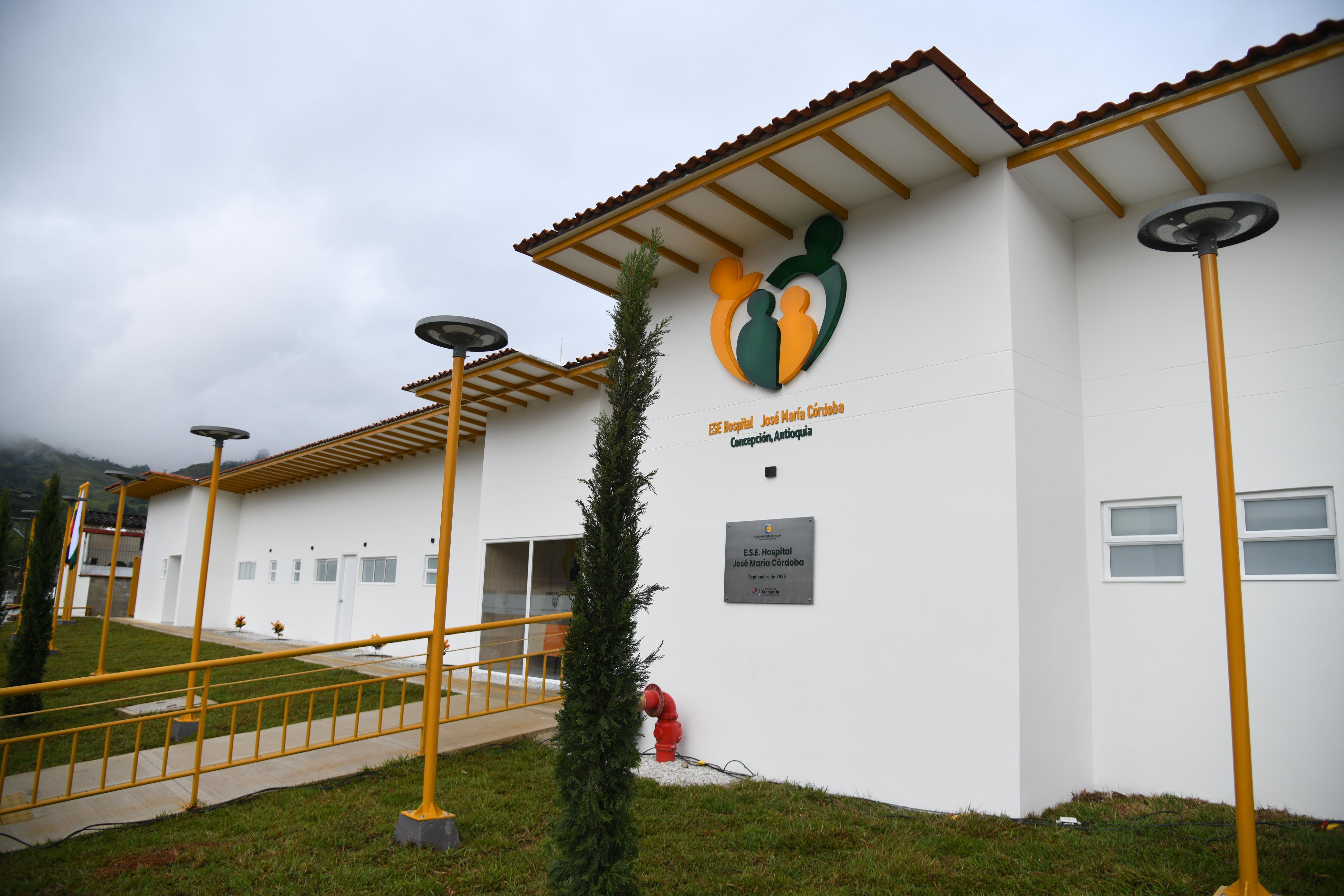 Gobernación de Antioquia invirtió más de 49 mil millones de pesos en mejoramiento de hospitales en 2025