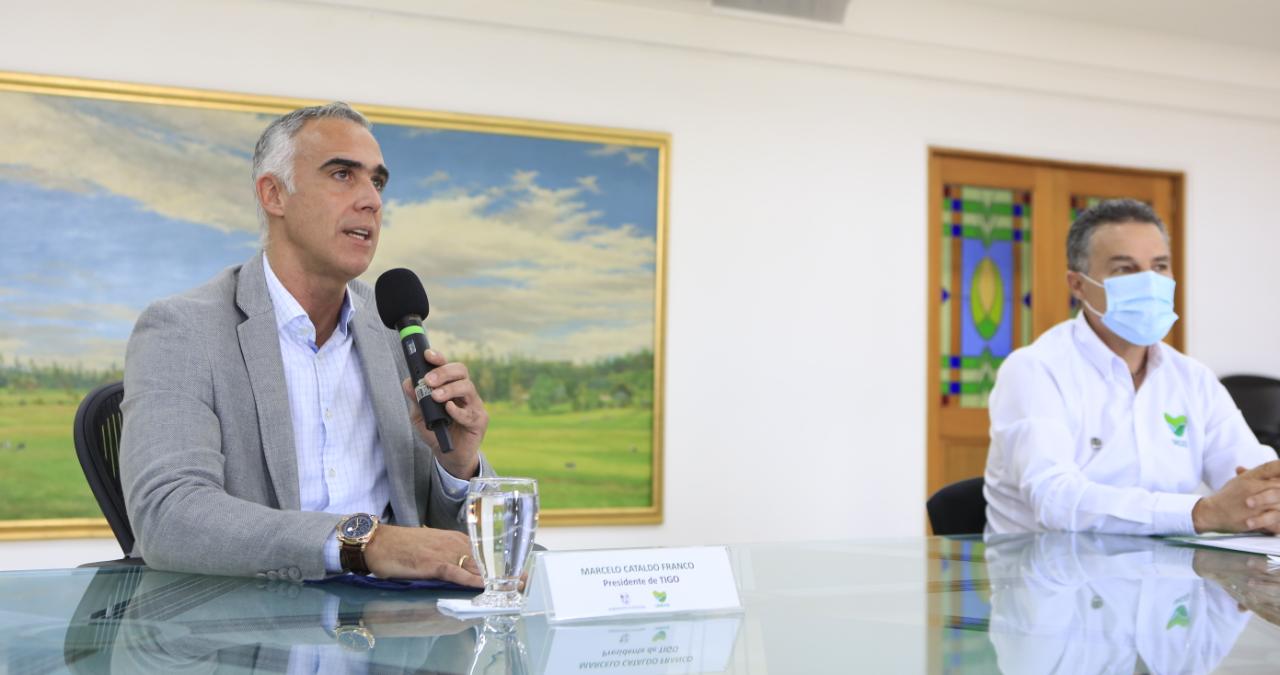 Secretaría de Educación y TIGO