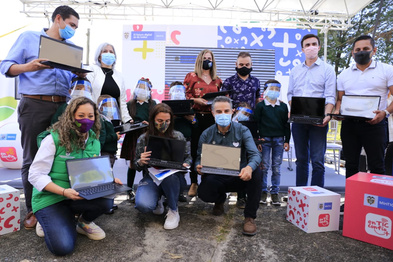 Dotación ciomputadores