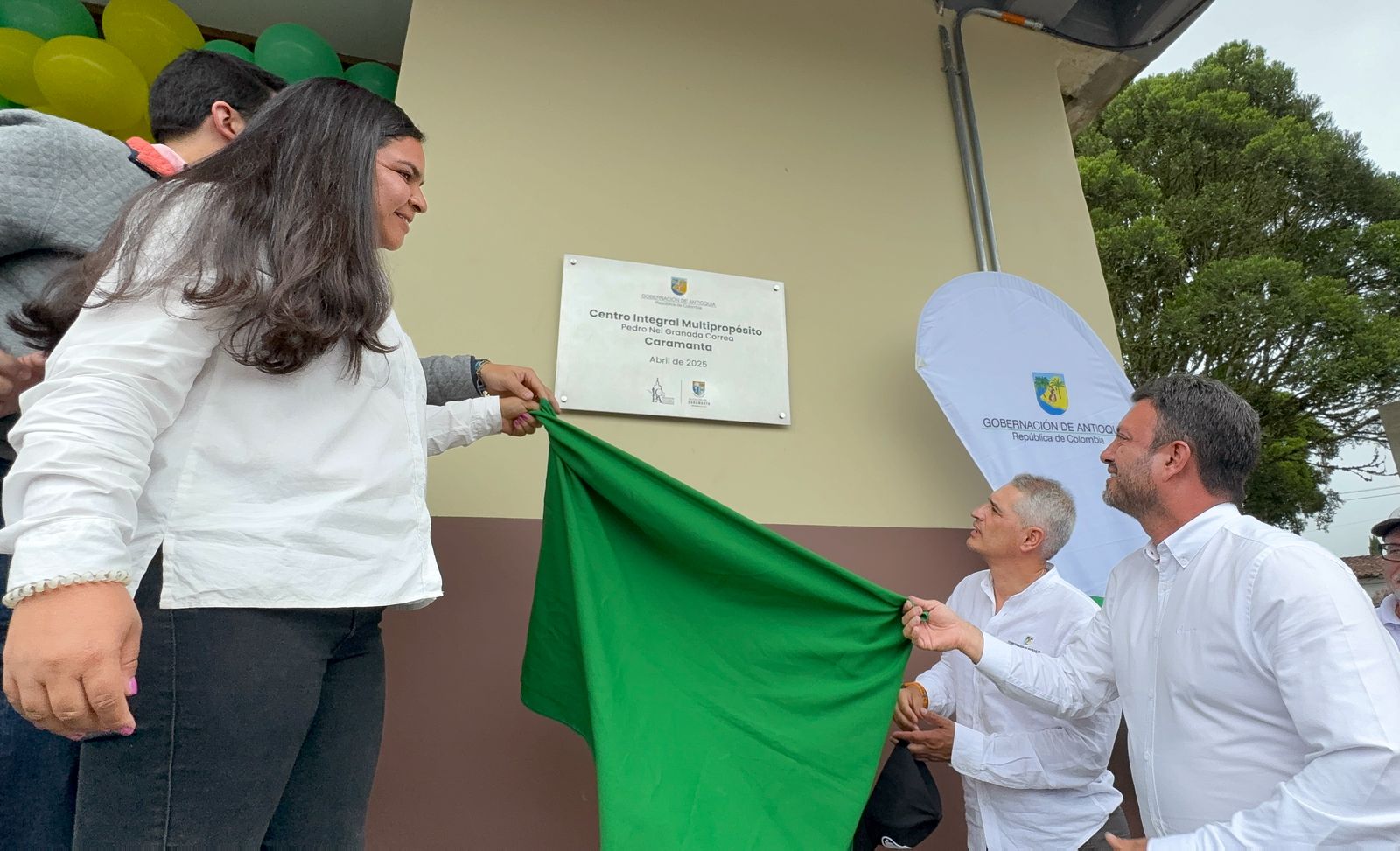 Gobernador Andrés Julián entregó el Teatro Pedro Nel Granada Correa en  Caramanta, un nuevo espacio para el arte y la cultura