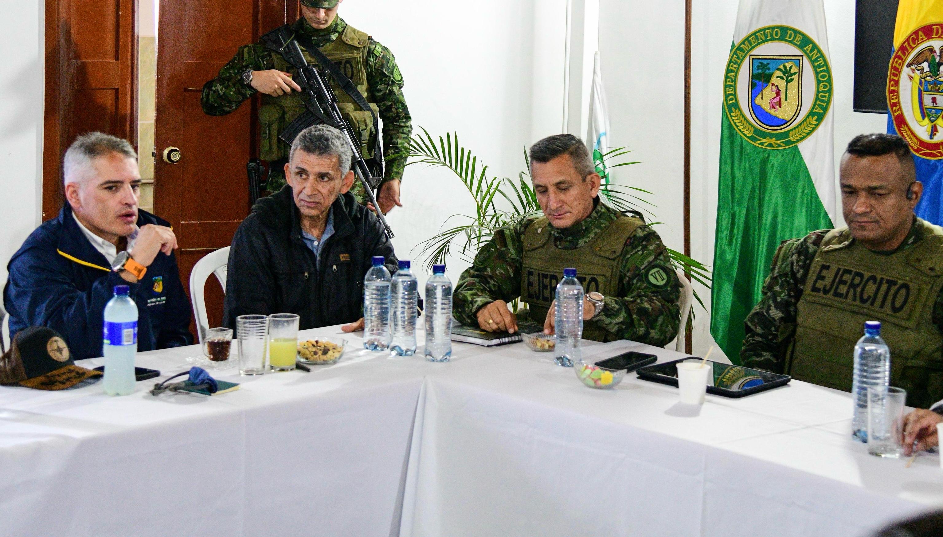 "Nos vamos a tomar el Charcón de Liberia, vamos a consolidar allí la  seguridad", dijo el Gobernador Andrés Julián en Anorí 