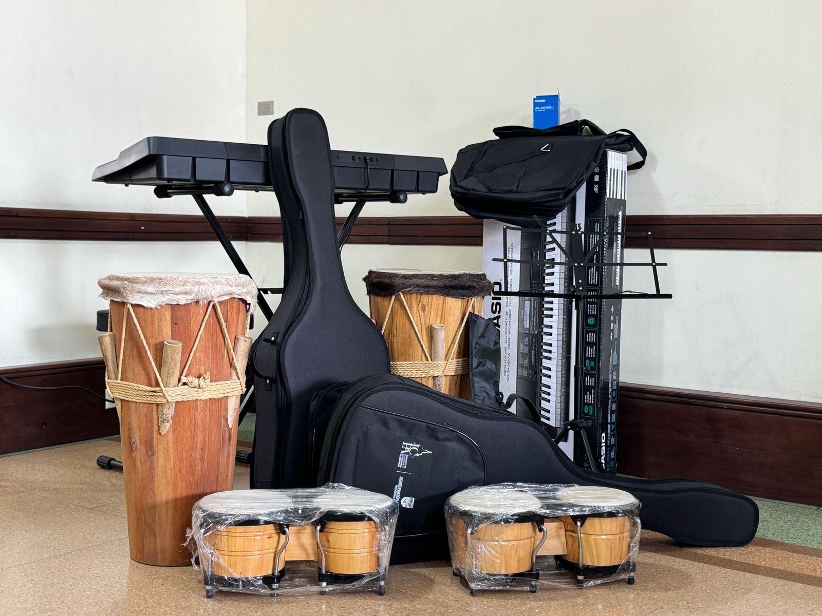 Gobernación de Antioquia entrega instrumentos musicales a personas en  condición de discapacidad 