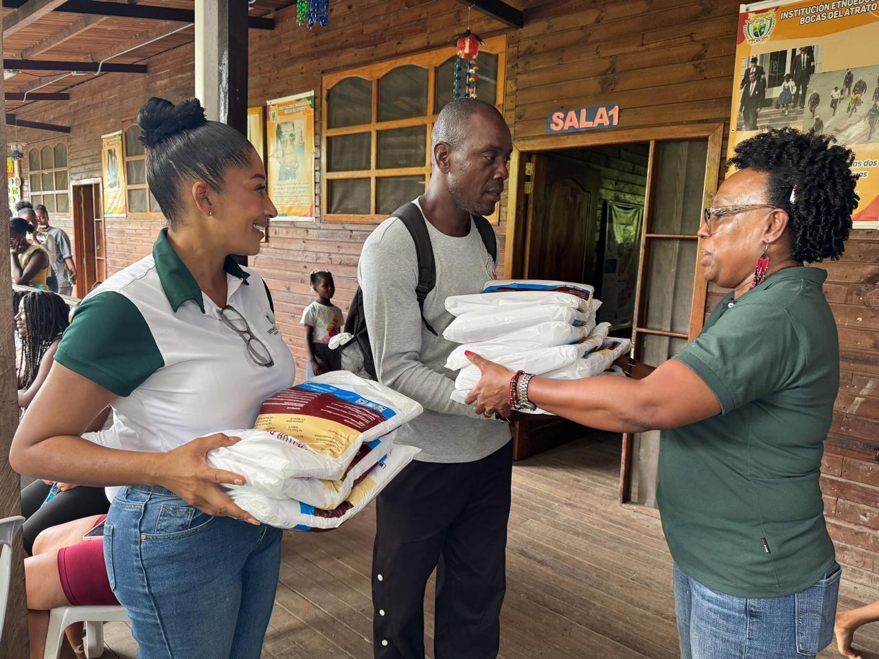 La Gobernación de Antioquia llevó atención en salud, conexión a internet y otros servicios esenciales a Bocas del Atrato, Turbo