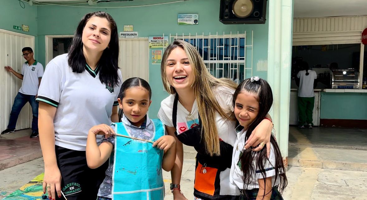 Gobernación de Antioquia exalta la labor de sus maestras y maestros 