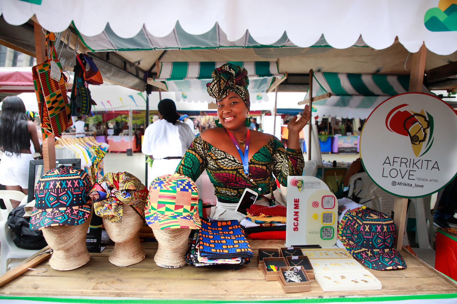 Gobernación de Antioquia y Distrito de Medellín impulsan inclusión, cultura y emprendimiento en la Feria Étnica 