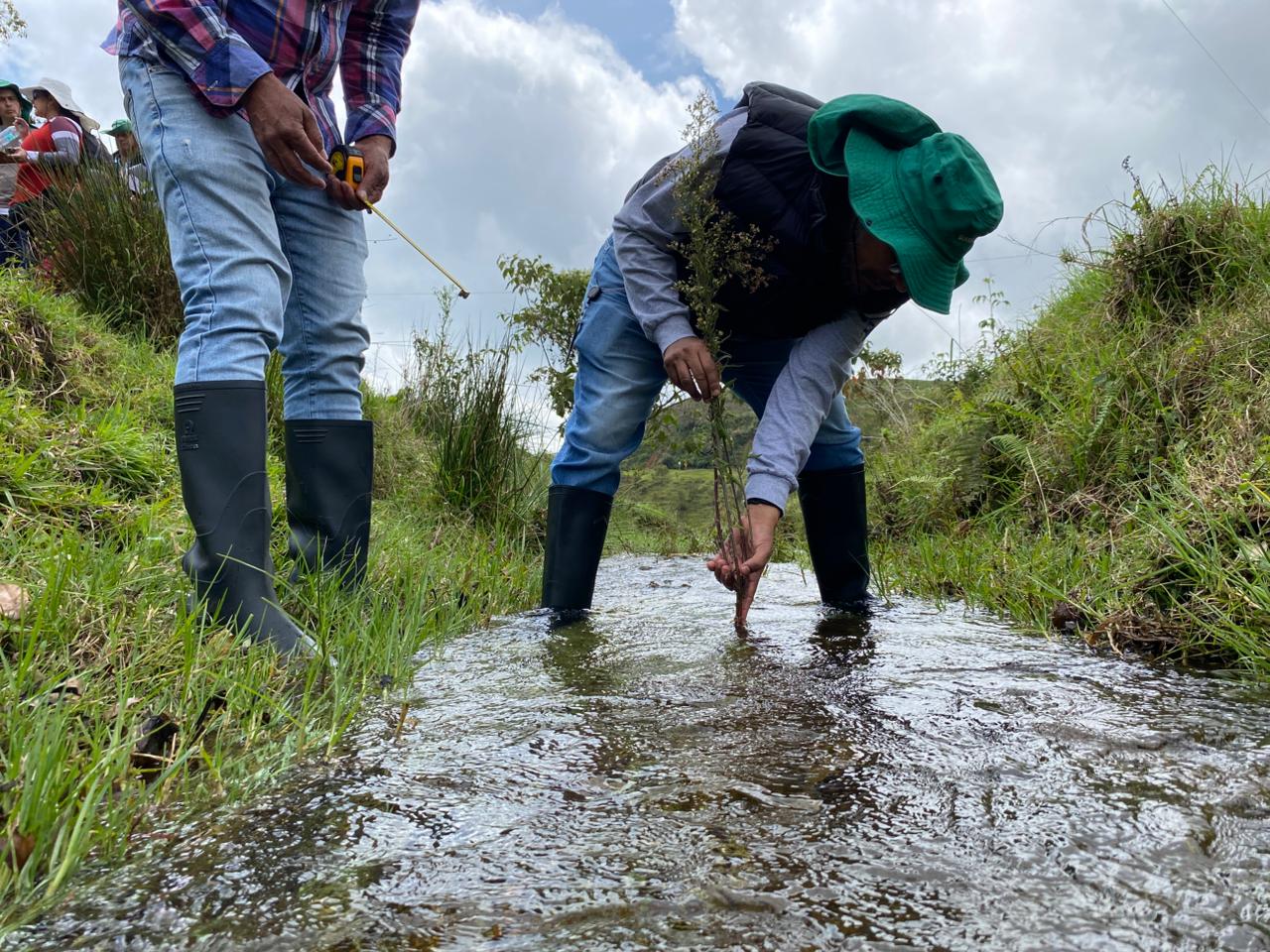La Gobernación de Antioquia fortalece los programas de conservación del agua con los Guardacuencas 