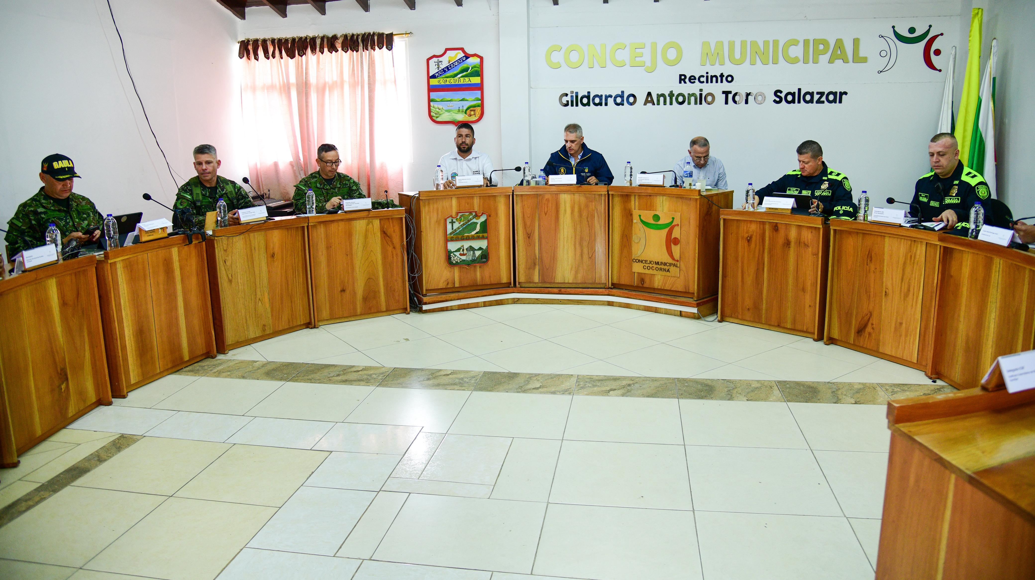 La Gobernación de Antioquia demolió casa foco de inseguridad y adelantó un Consejo de Seguridad y Oportunidades Sociales en Cocorná