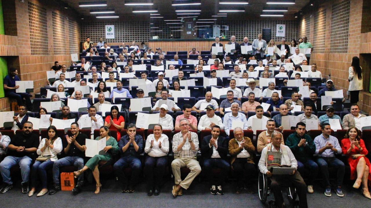 La Gobernación de Antioquia exaltó a los concejales más destacados del departamento 