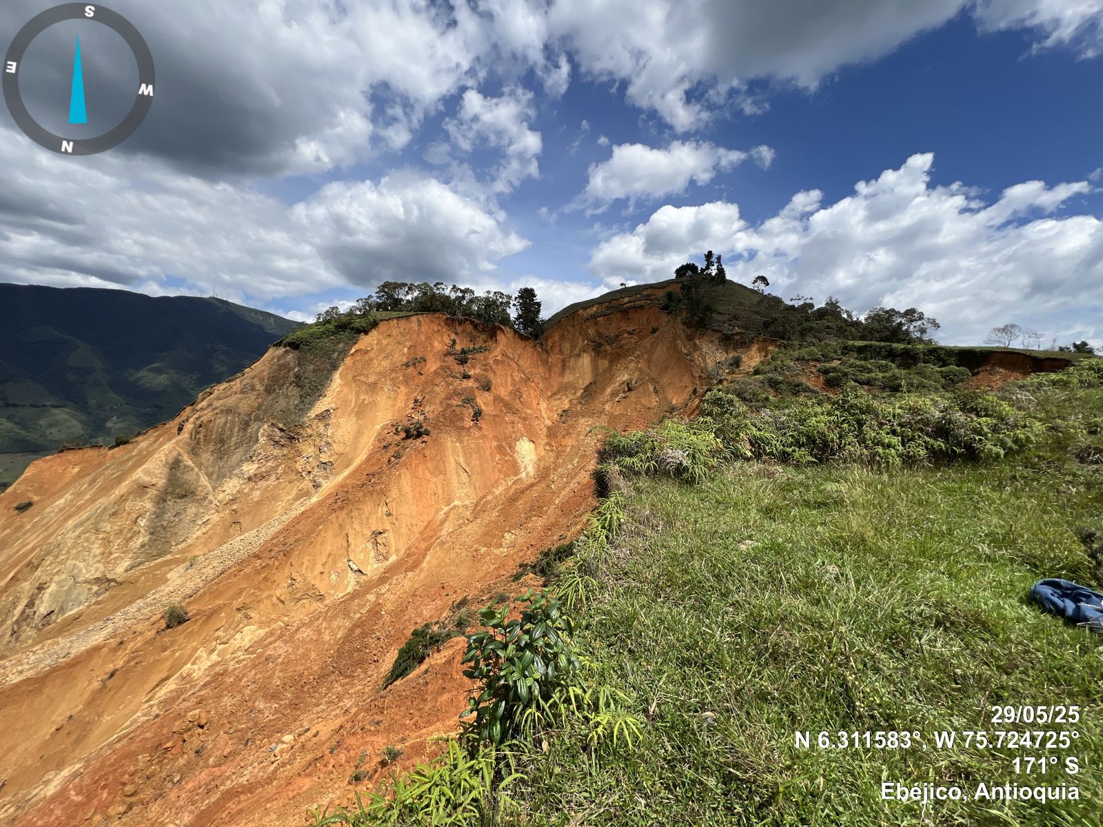 Técnicos del Dagran descartan riesgo por avenida torrencial en Ebéjico y recomiendan monitoreo constante de la ladera