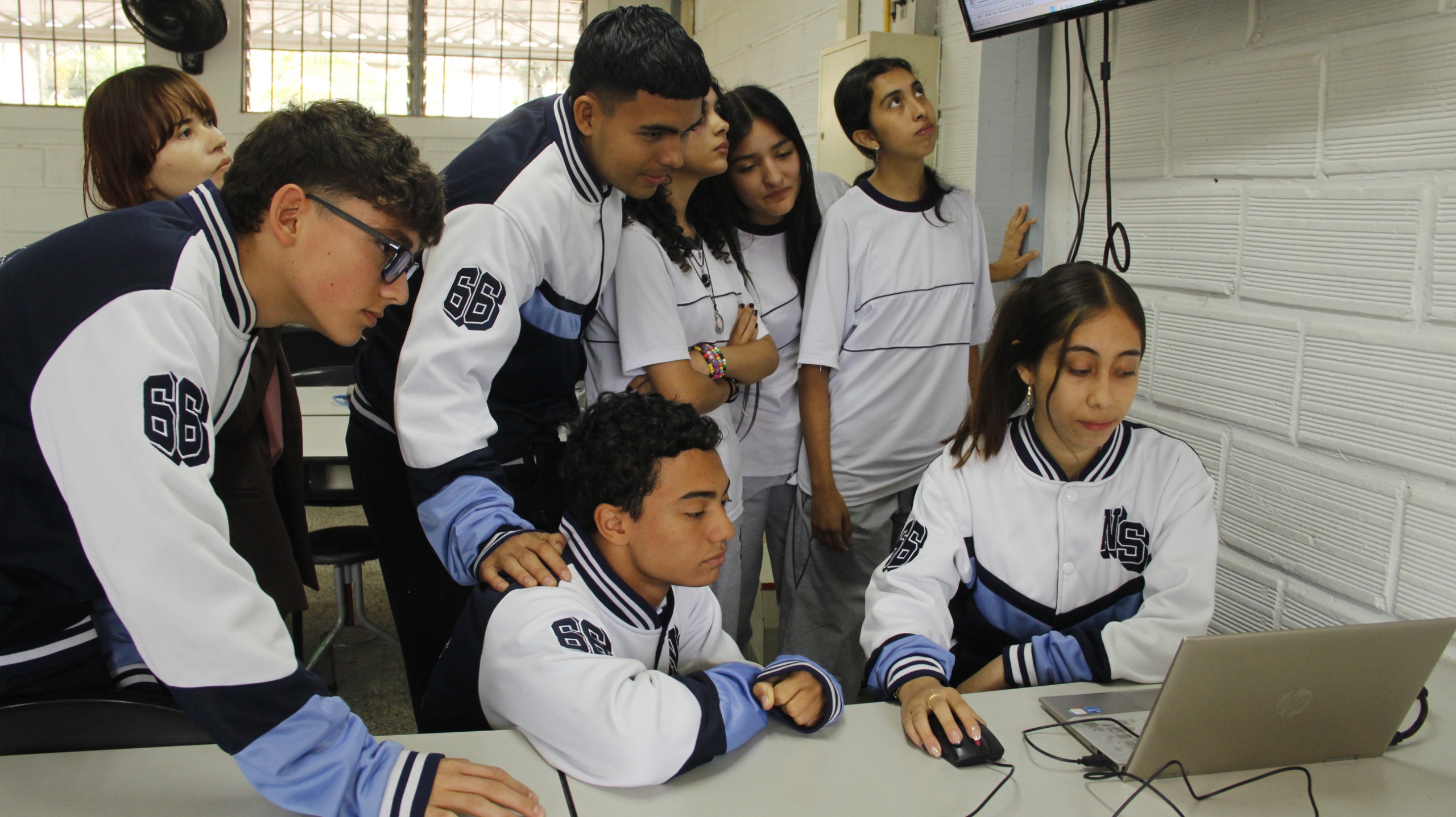 La NASA estudia 12 posibles asteroides identificados por estudiantes antioqueños apoyados por la Gobernación de Antioquia 