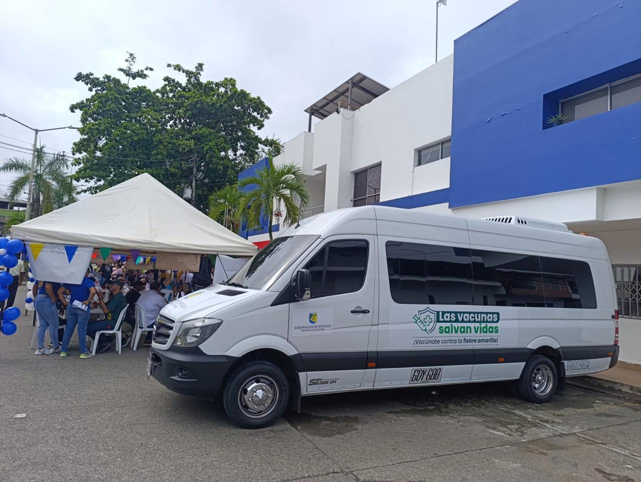 Los móviles de vacunación en Antioquia aplicaron más de 4 mil dosis contra la fiebre amarilla y la influenza 