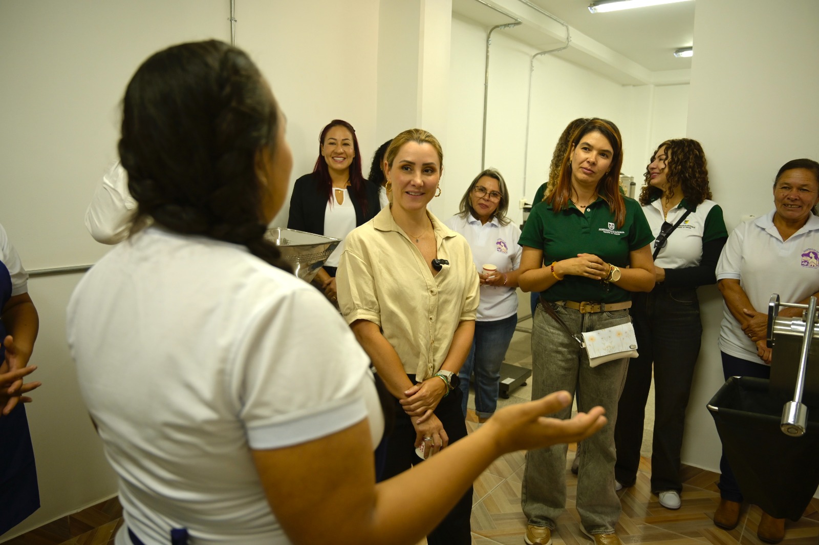 Secretaría de las Mujeres de Antioquia y Alcaldía de Gómez Plata entregaron planta de café a mujeres caficultoras de este municipio 