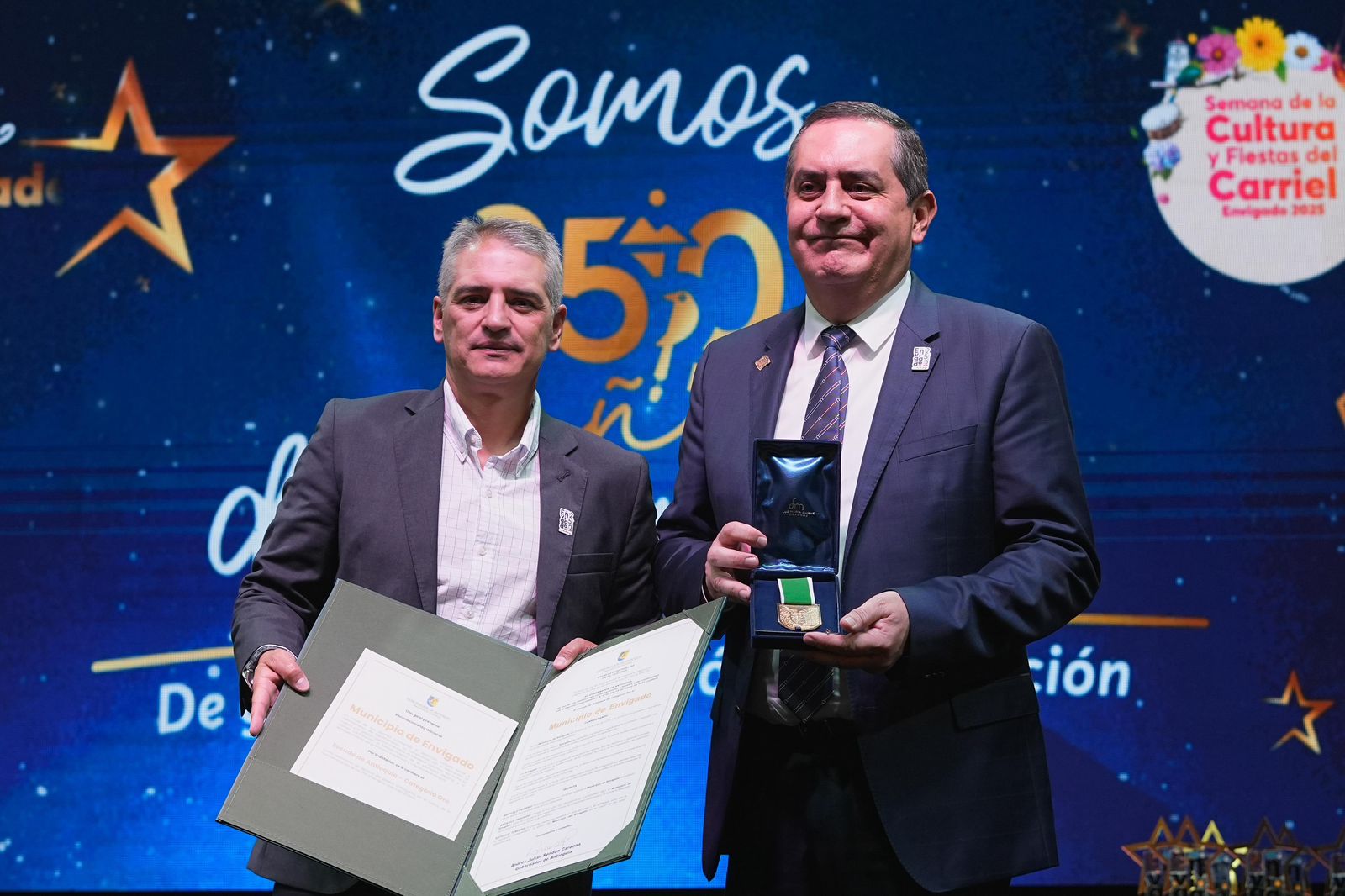 Gobernador Andrés Julián entregó al Municipio de Envigado el Escudo de Antioquia Categoría Oro por sus 250 años de historia