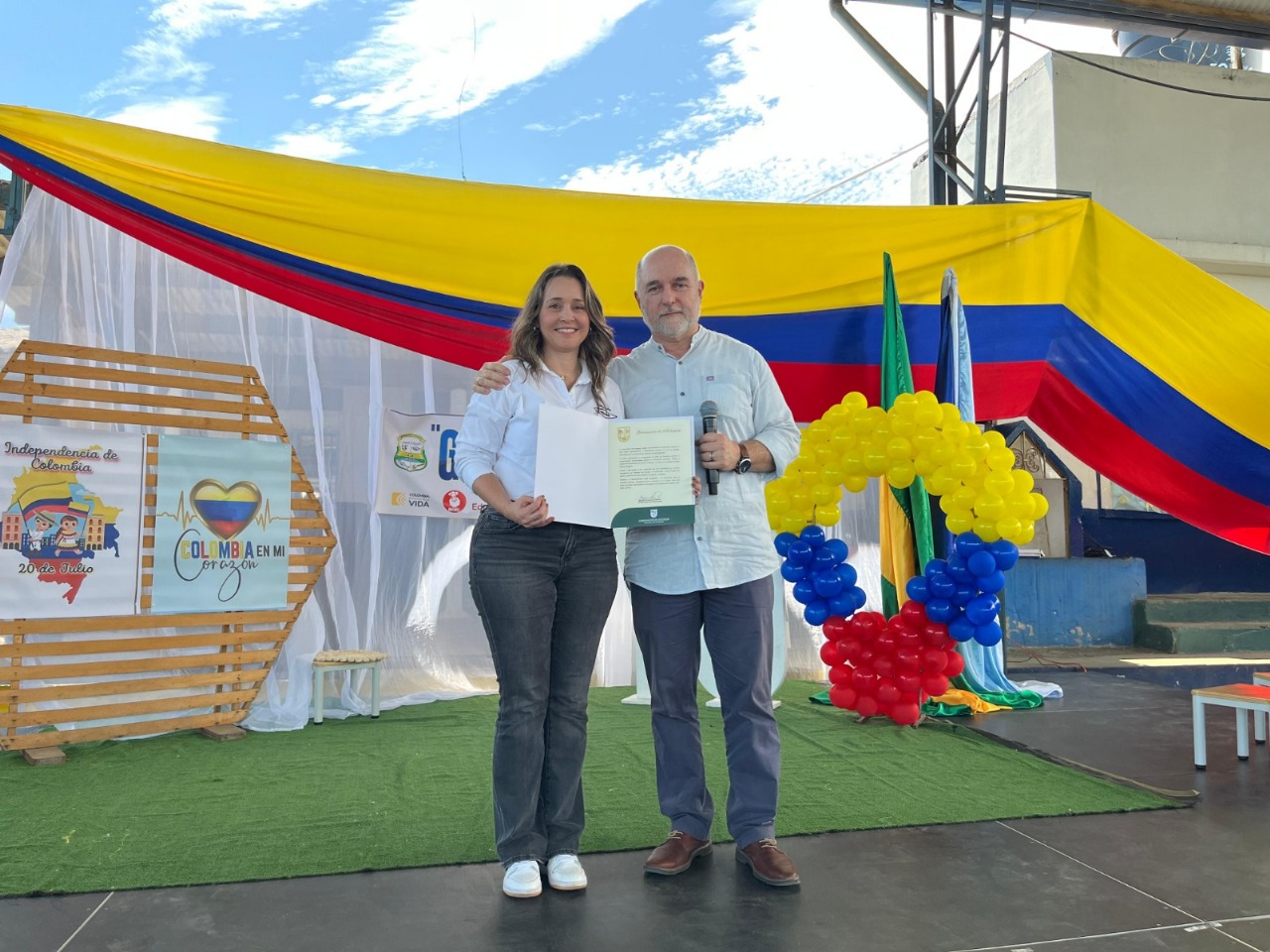 Instituciones educativas del Bajo Cauca recibieron dotación de equipos de cómputo gracias al mecanismo de Obras por Impuestos 