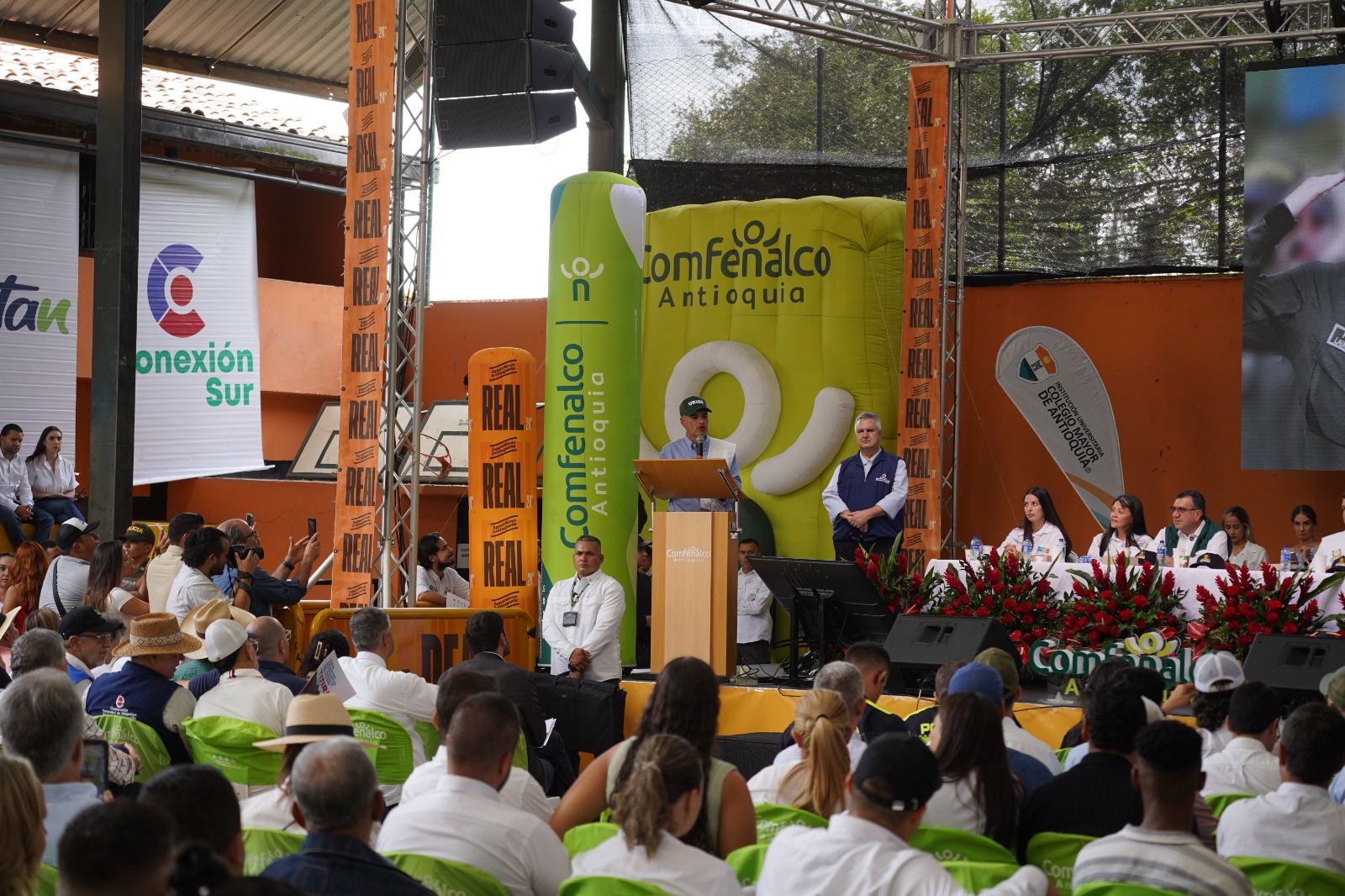 Gobernador Andrés Julián reiteró llamado al Gobierno Nacional a dar soluciones a obras viales del Suroeste antioqueño 