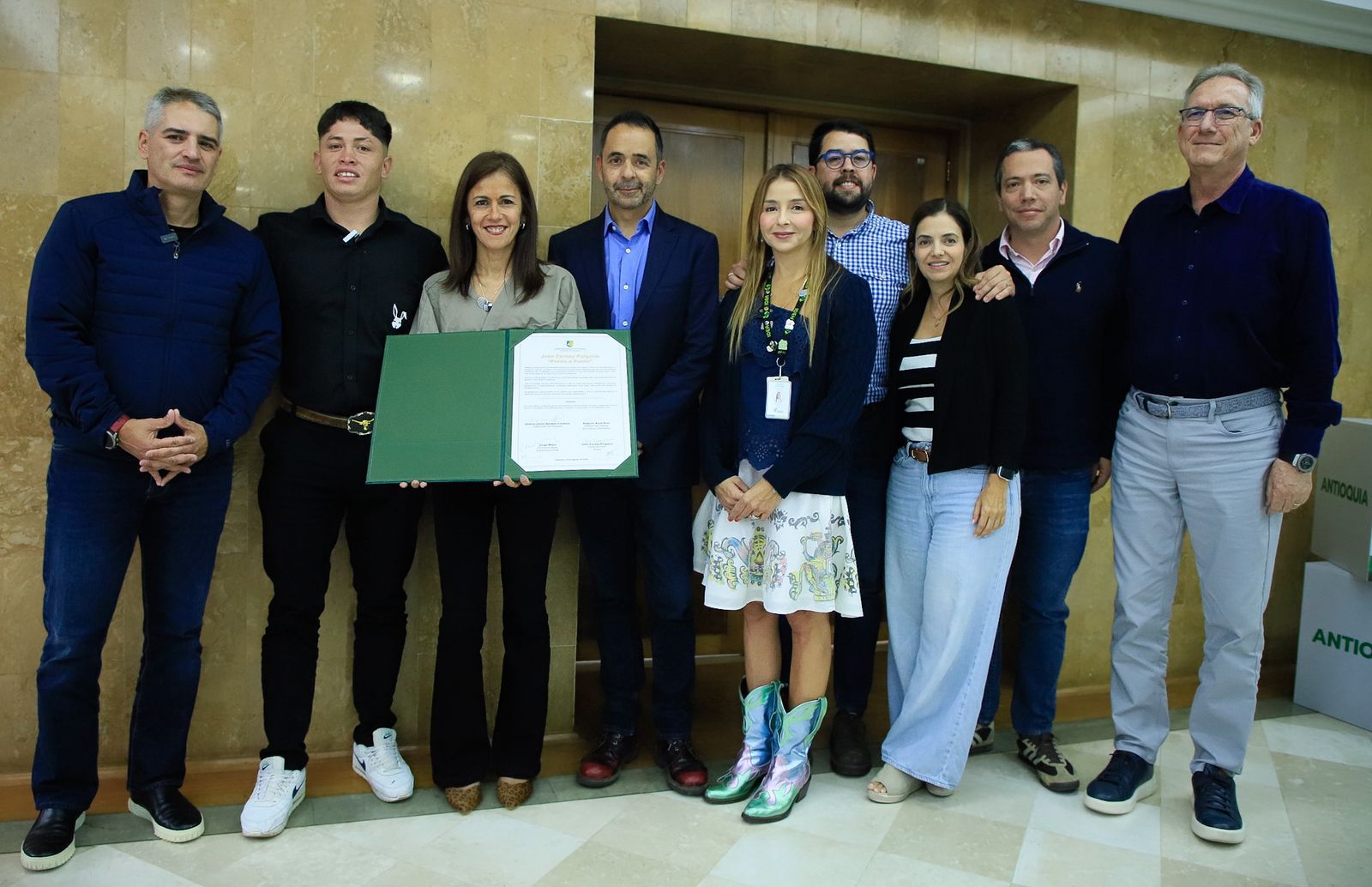 Artista ganador de La Nave 2.0 firmó contrato con Sony Music Publishing 