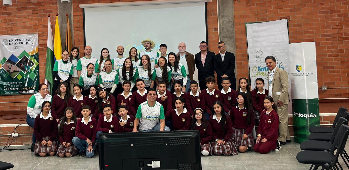 Estudiantes y maestros buscarán soluciones a problemáticas en sus territorios con el programa Antioquia Challenge 