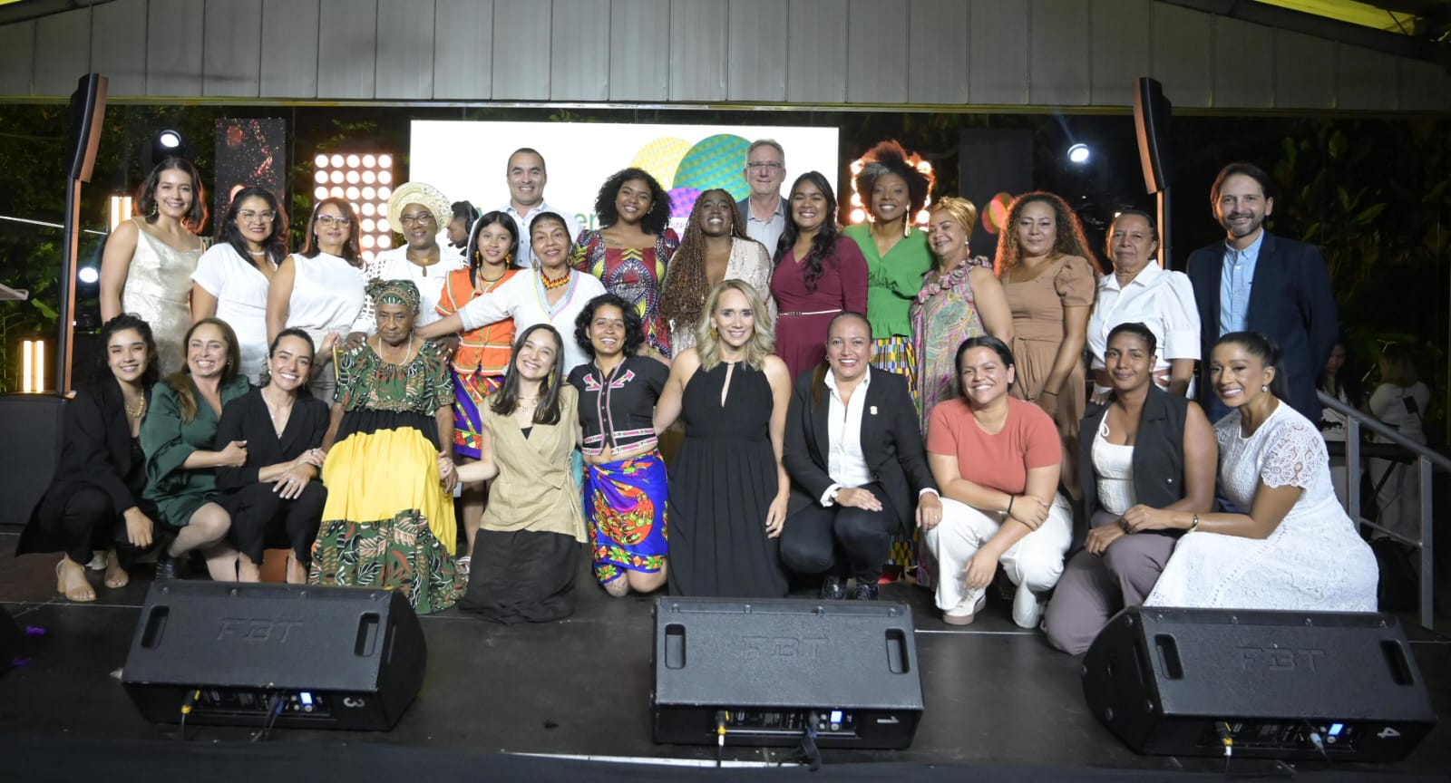 20 mujeres que aportan a la transformación del departamento fueron galardonadas con el reconocimiento Antioqueña de Oro 2025