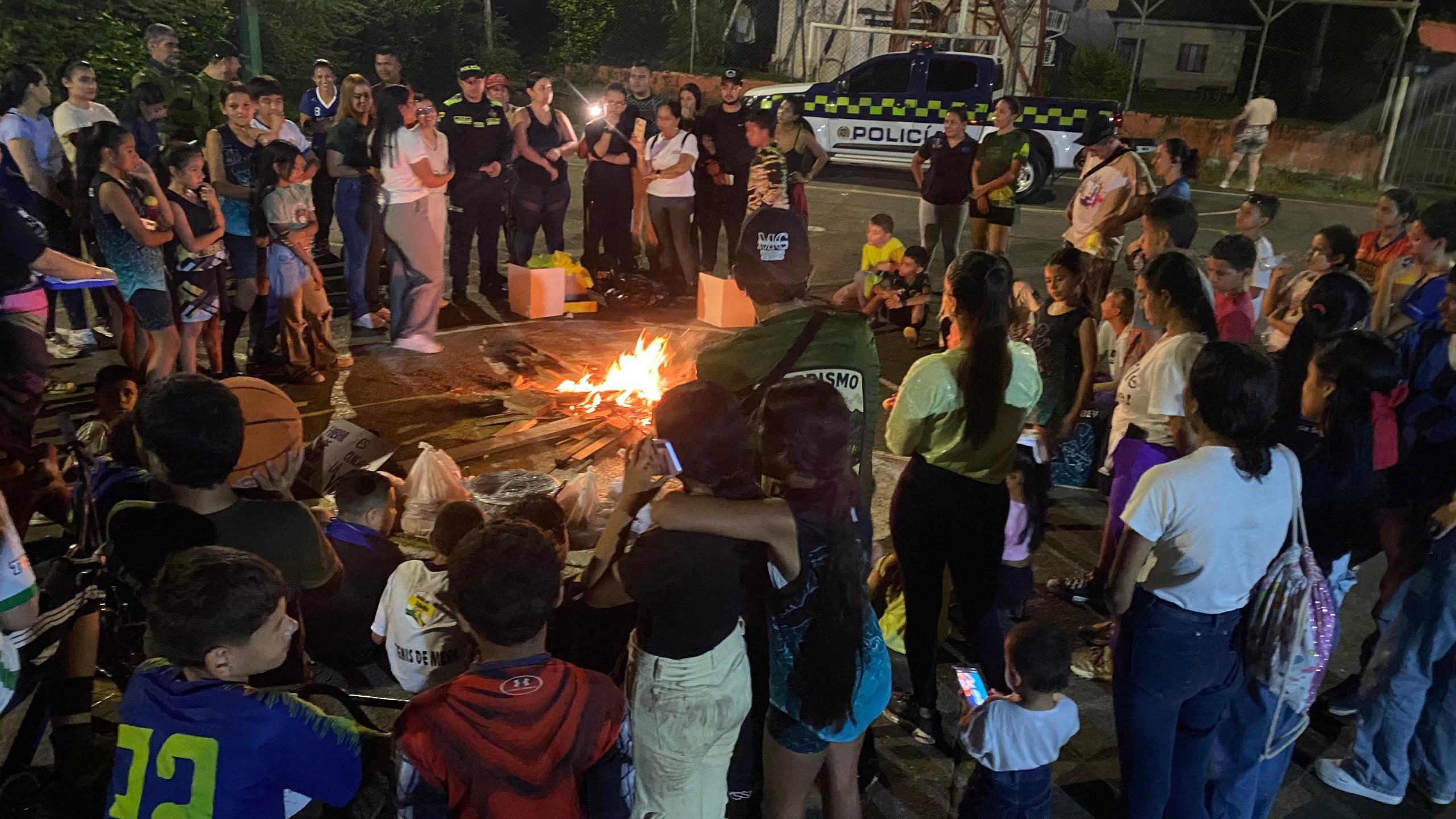 Jóvenes participando del encuentro para la prevención del embarazo en adolescentes