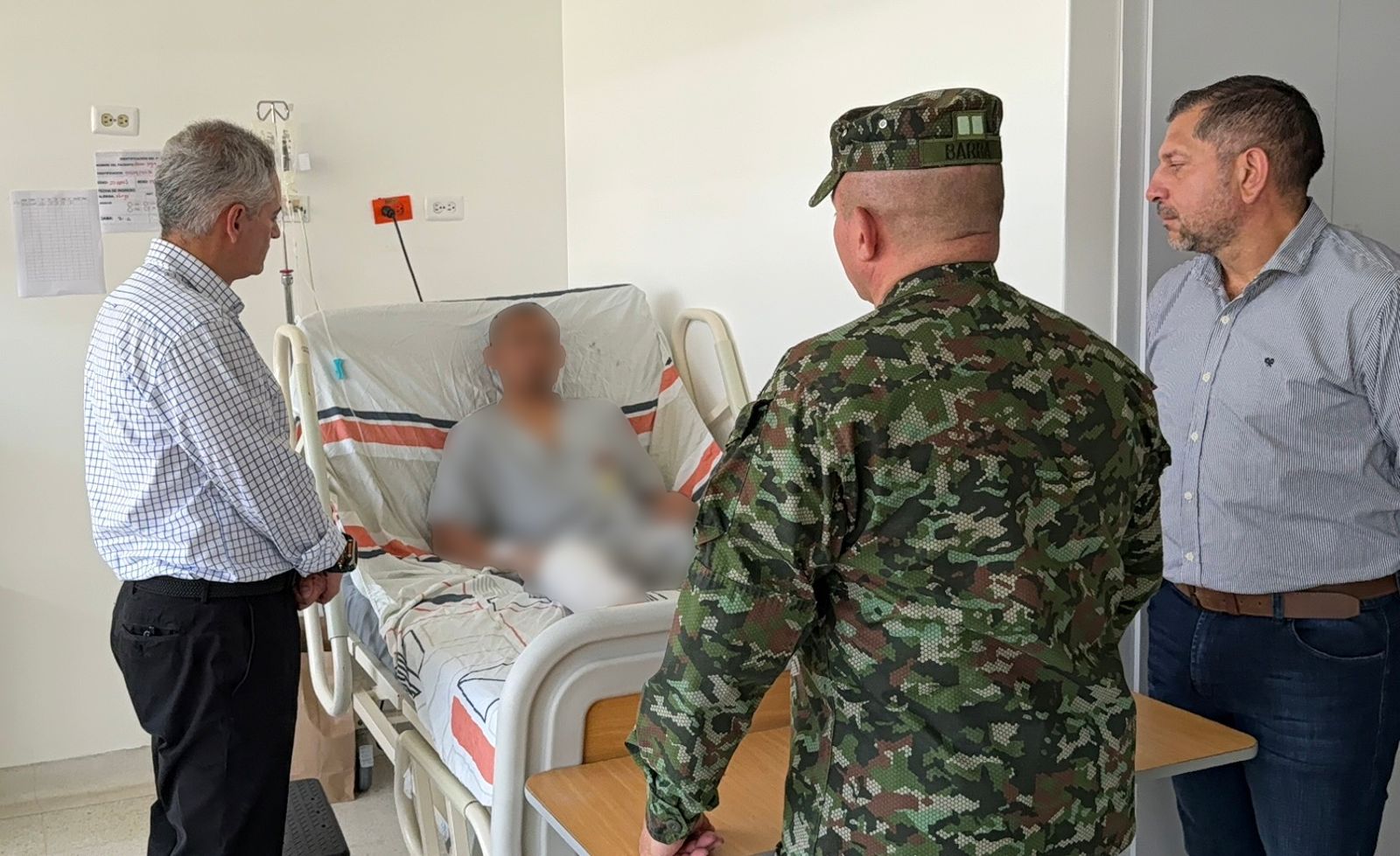 Gobernador Andrés Julián visitó soldados heridos en ataque al Ejército en Anorí