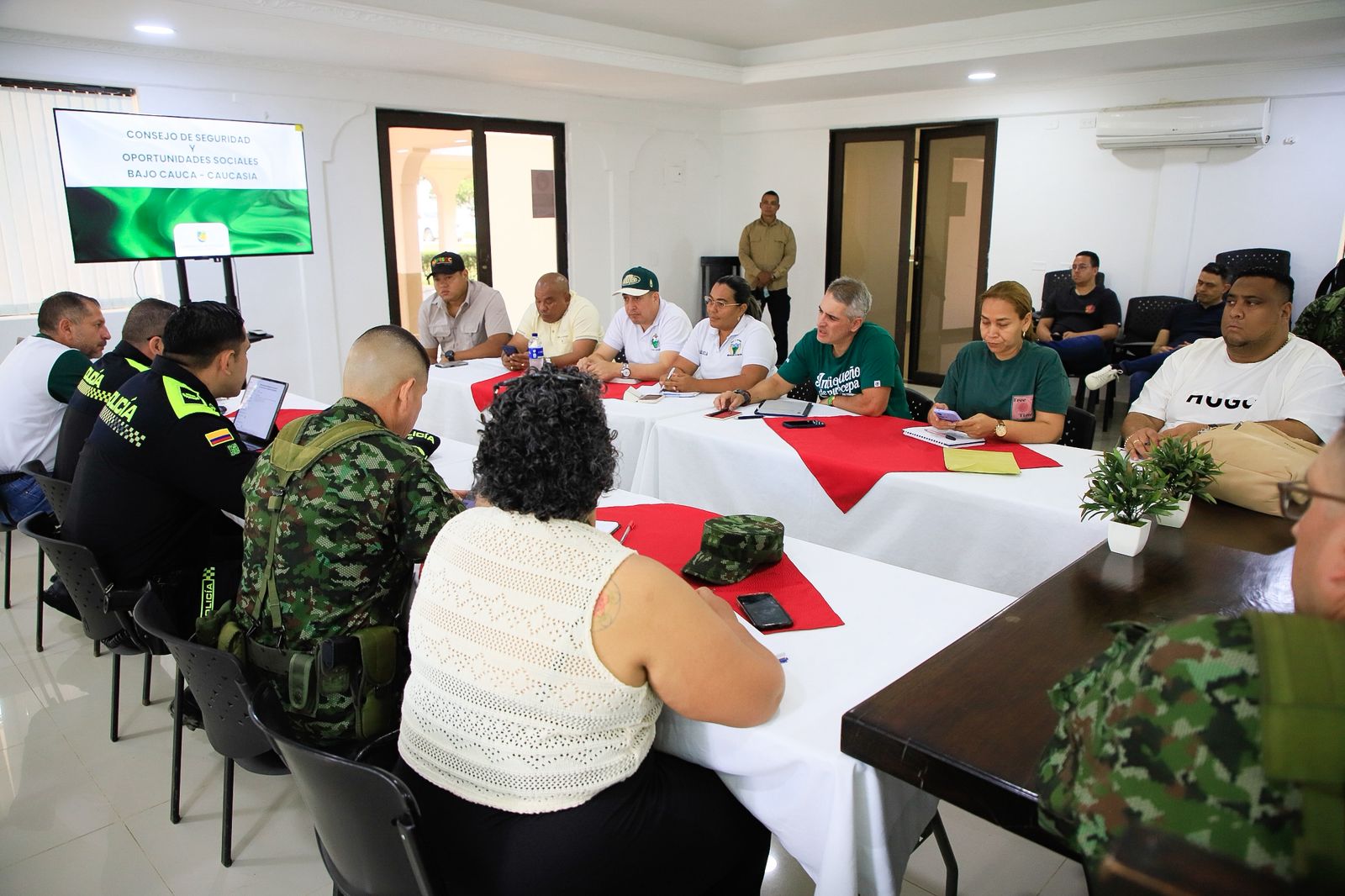 Gobernador Andrés Julián lideró Consejo de Seguridad en el Bajo Cauca