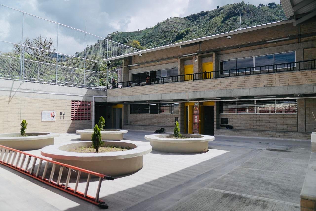 Gobernación de Antioquia y Fundación Fraternidad Medellín entregaron nueva Institución Educativa Rural San Pablo, en Támesis 