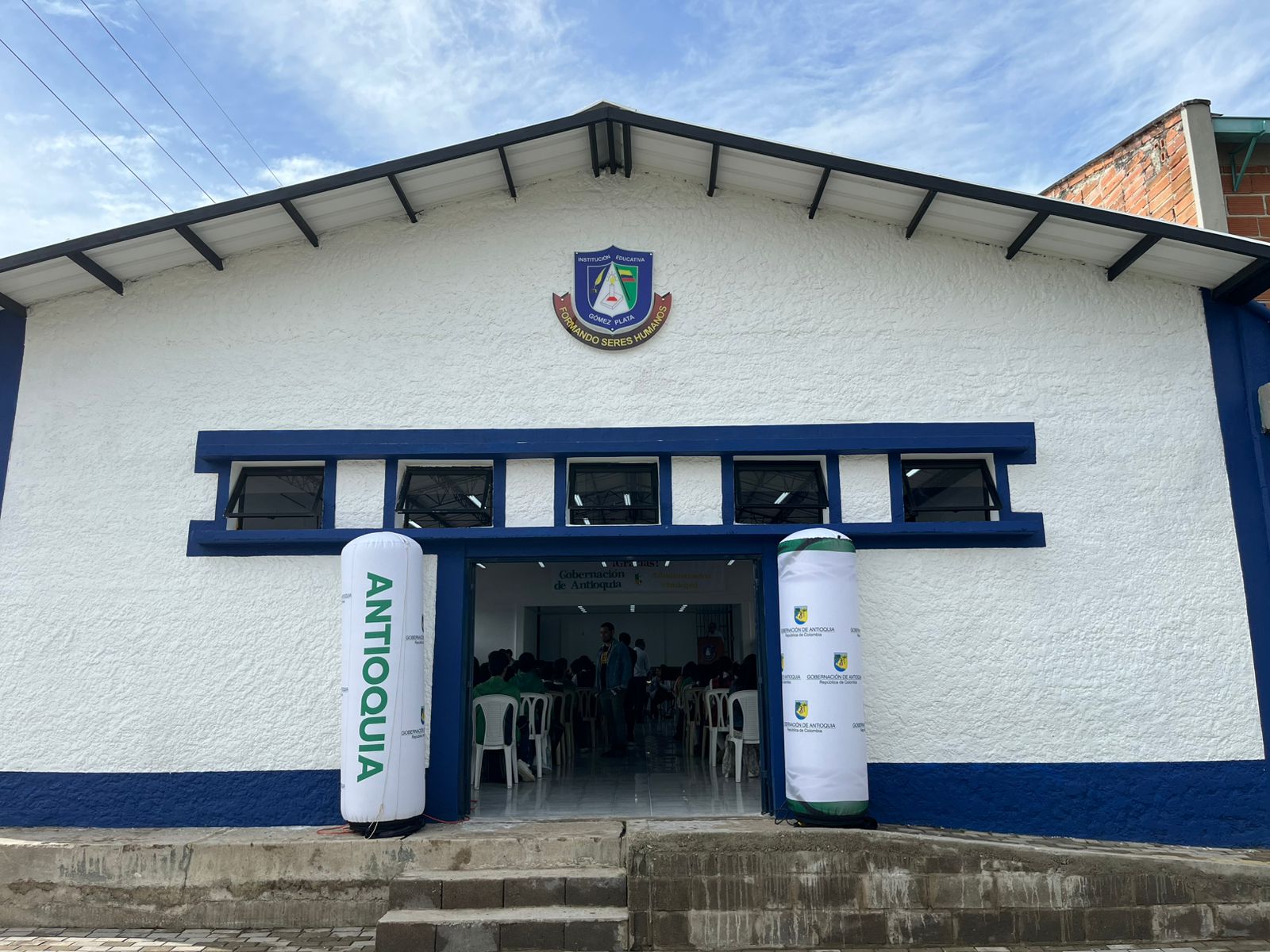 Secretaría de Educación de Antioquia entregó mejoramiento de infraestructura educativa y anuncia nuevas intervenciones en Gómez Plata 