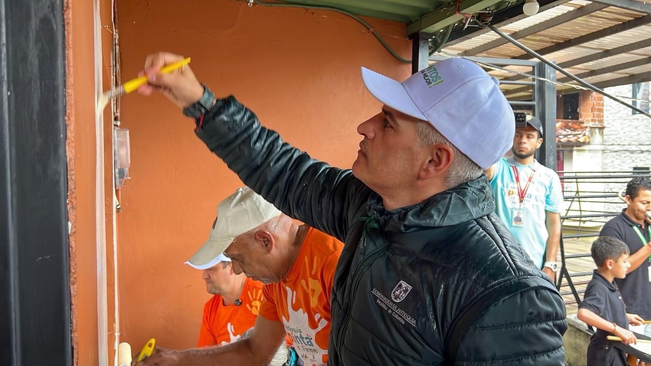 Antioquia Pinta Firme llegó a Guarne con 85 fachadas renovadas y más de 1.300 millones en mejoramientos de vivienda 