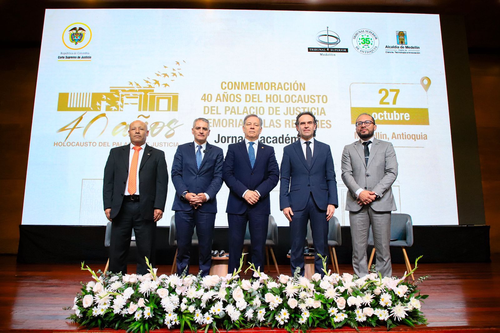 "La mejor manera de honrar la memoria es combatir, con las armas de la democracia, la barbarie y la sinrazón": Gobernador Andrés Julián 