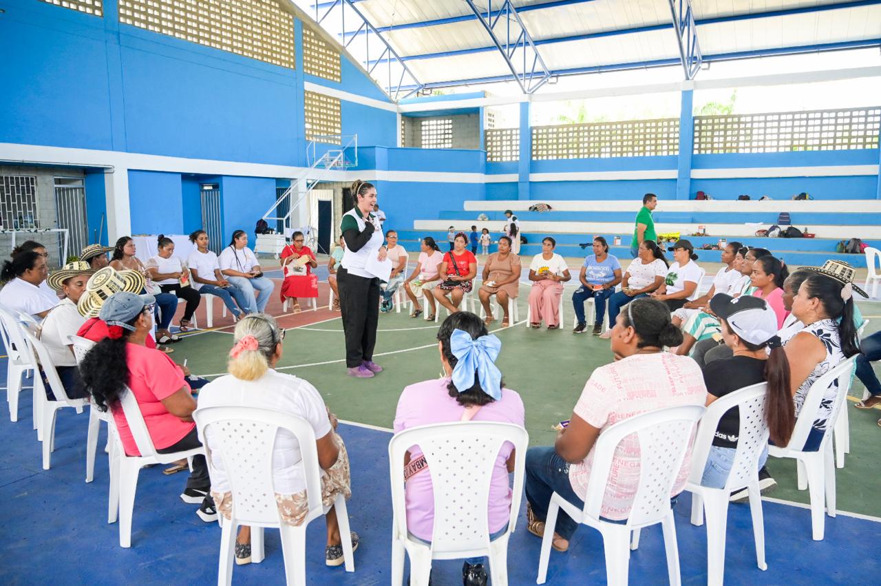 Gobernación de Antioquia refuerza la prevención y atención de las violencias contra las mujeres en el marco del 25N 