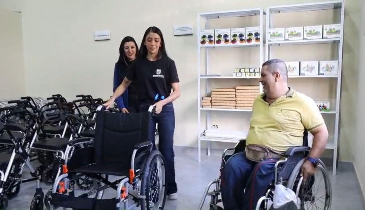 San Carlos recibe el primer Banco de Ayudas Técnicas para personas con discapacidad, programa que llegará a otros municipios de Antioquia  