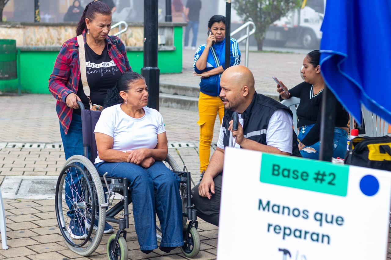 La Gobernación de Antioquia fortalece los bancos de ayudas técnicas para personas con discapacidad de ocho municipios