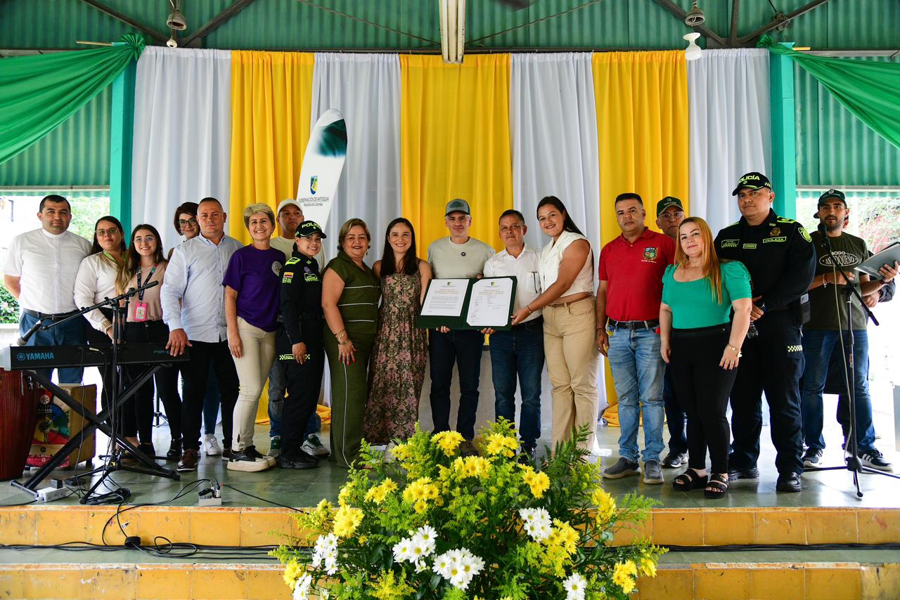 Gobernador Andrés Julián activó EMPÁS y firmó Alianza por la Igualdad de las Mujeres en el Magdalena Medio en Caracolí 