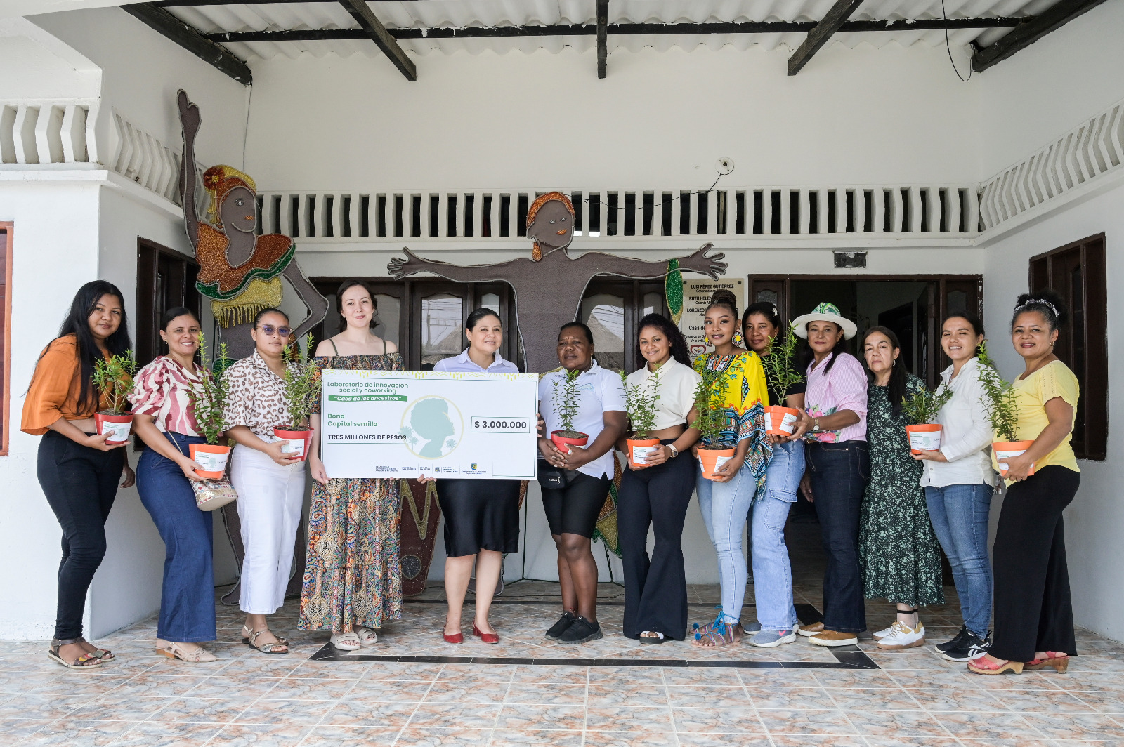 700 mujeres fortalecieron su autonomía económica con proyectos productivos impulsados por la Secretaría de las Mujeres de Antioquia