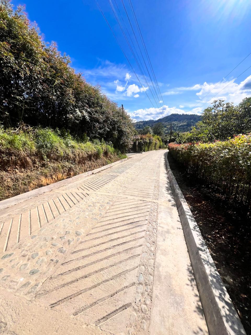 Gracias a la construcción de Placa Huella, la Gobernación de Antioquia construye progreso en las veredas del departamento