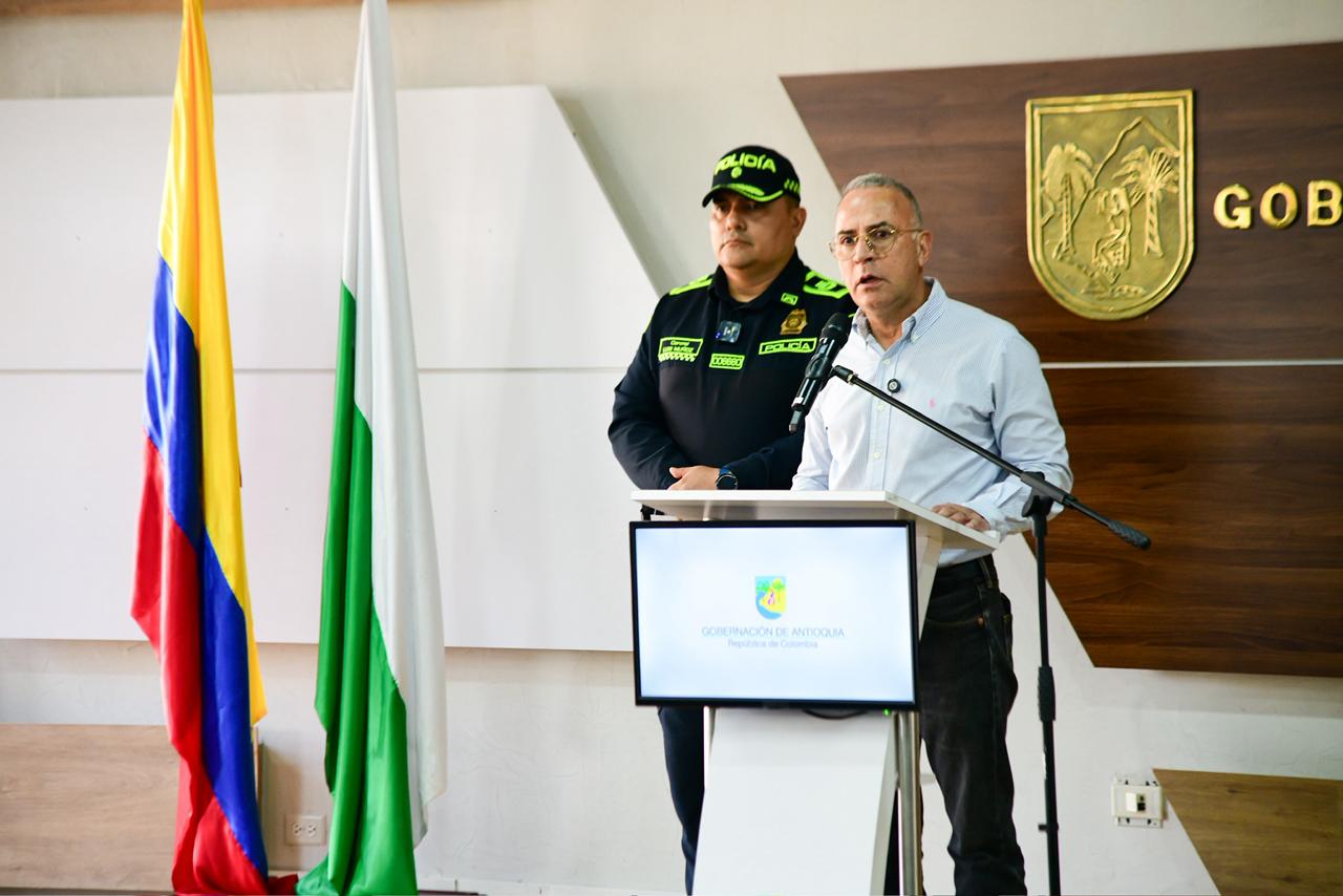 Gobernación de Antioquia ofrece recompensa por responsable de instalación de banderas del ELN en el Suroeste del departamento