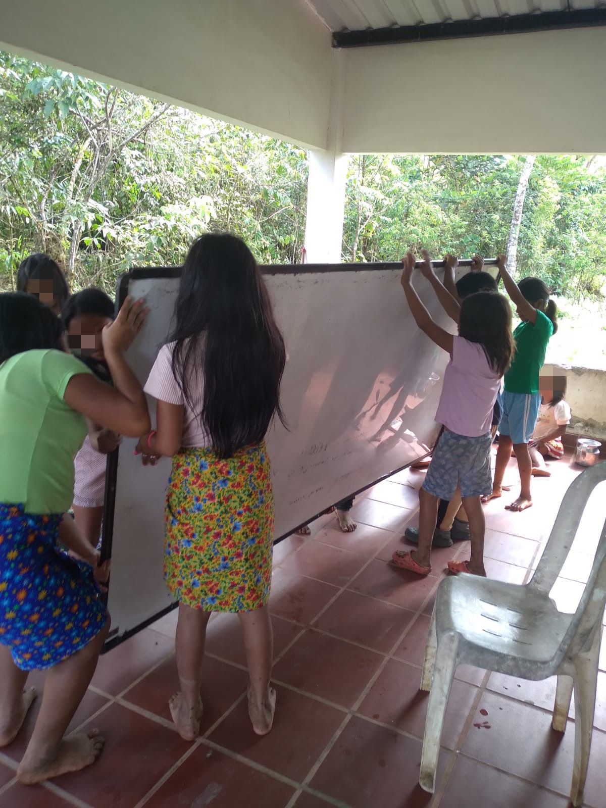 La Gobernación de Antioquia rechaza afectaciones al derecho a la educación de niños indígenas en Mutatá 