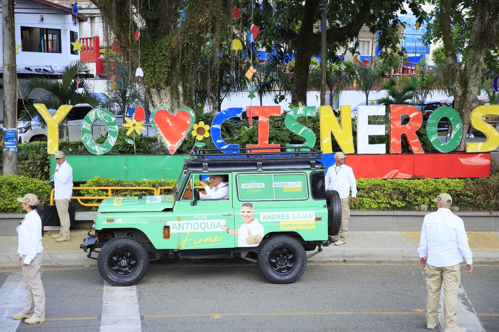 El Gobernador de Antioquia, Andrés Julián Rendón, inició su mandato con un acto simbólico en el municipio de Cisneros, Nordeste de Antioquia
