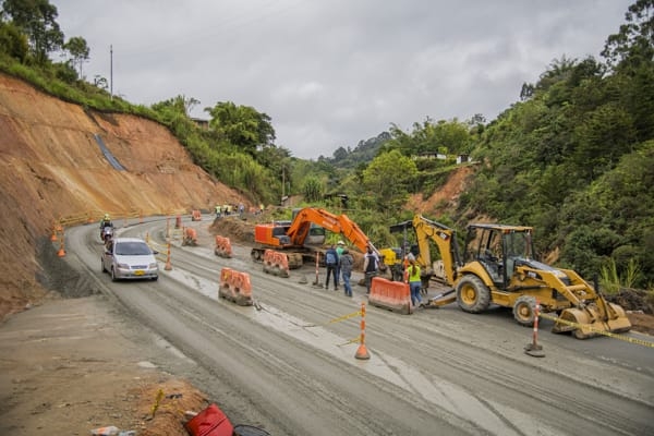 Habilitado nuevamente a dos carriles el km 12+500 de la Vía Marinilla – El Peñol 
