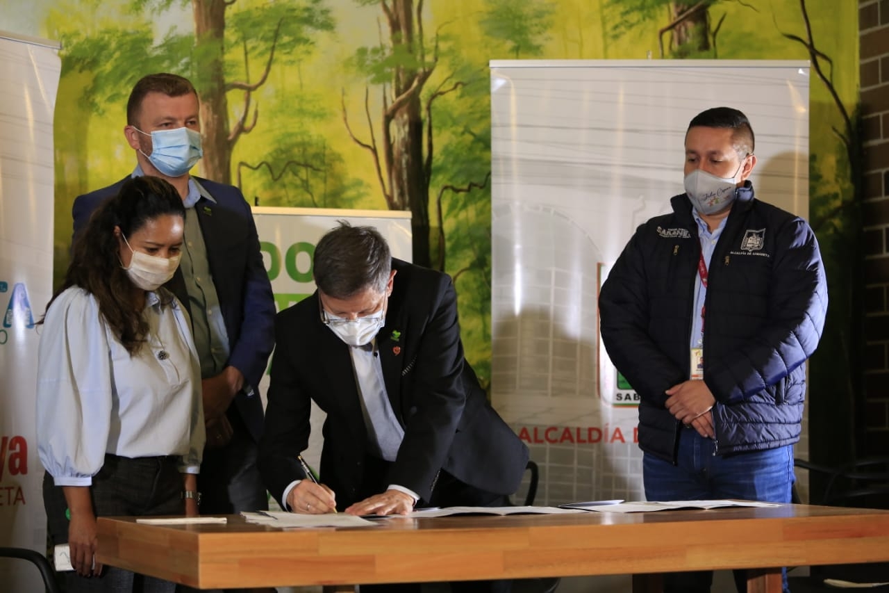 Envigado, Caldas y Sabaneta recibieron al gobernador Luis Fernando Suárez Vélez y con él revisaron temas del comportamiento de la reactivación económica