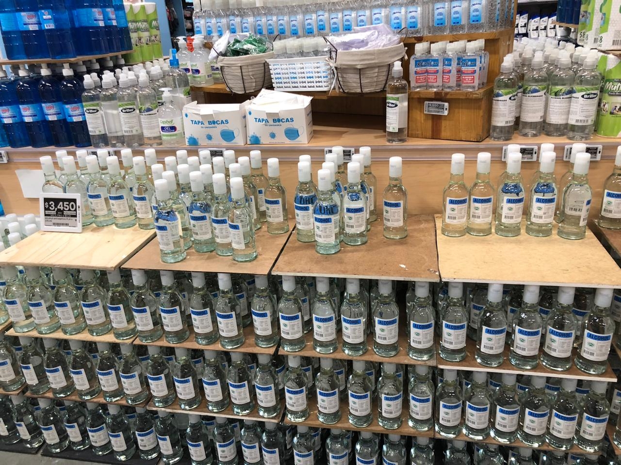 La FLA ya ha producido más de 800 mil botellas de alcohol