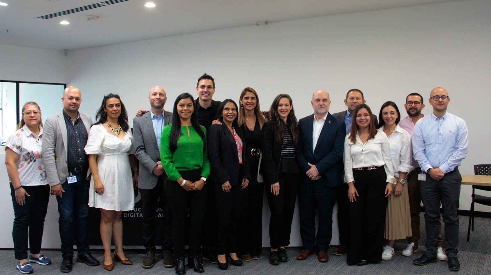 Gobernación de Antioquia firmó Alianza por la transformación de la educación media que impactará a 5.080 estudiantes del departamento