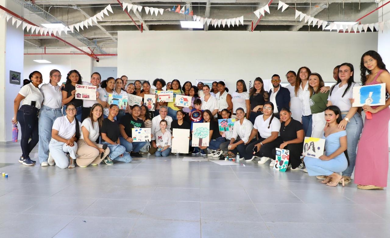 En Apartadó, el Gobernador Andrés Julián anunció un nuevo convenio con la Fundación Juanfe para la atención de madres adolescentes