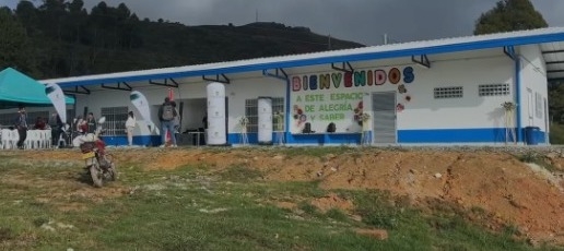 Gobernador Andrés Julián entregó nueva infraestructura de un Centro Educativo en Yarumal y anunció convocatoria para intervenir dos mil sedes educativas