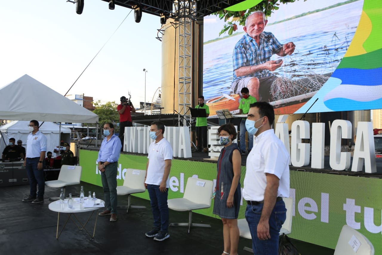 En Puerto Berrío, el gobernador Aníbal Gaviria Correa presentó la nueva Secretaría de Turismo de Antioquia