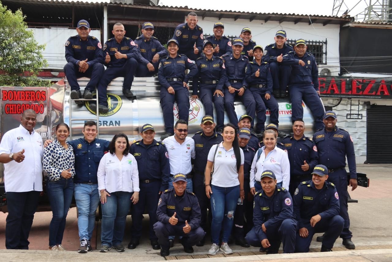 Carepa, Chigorodó y San Pedro de Urabá tienen carrotanques gracias al trabajo unido de la Gobernación, alcaldía y bomberos