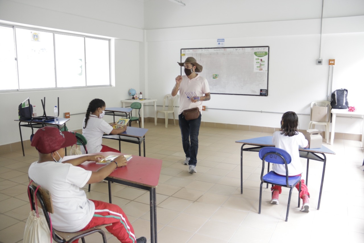 473.014 estudiantes del Departamento regresarán a clases este martes 6 de julio.