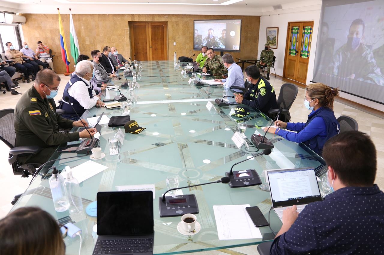 Gobernación de Antioquia aumenta hasta 100 millones de pesos la recompensa por los responsables del desplazamiento en Ituango