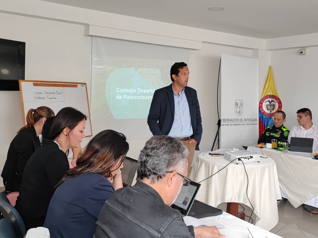 La Gobernación de Antioquia reafirma su compromiso con la población reincorporada