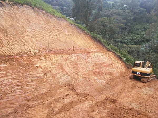 Información paso en la vía a Santa Elena
